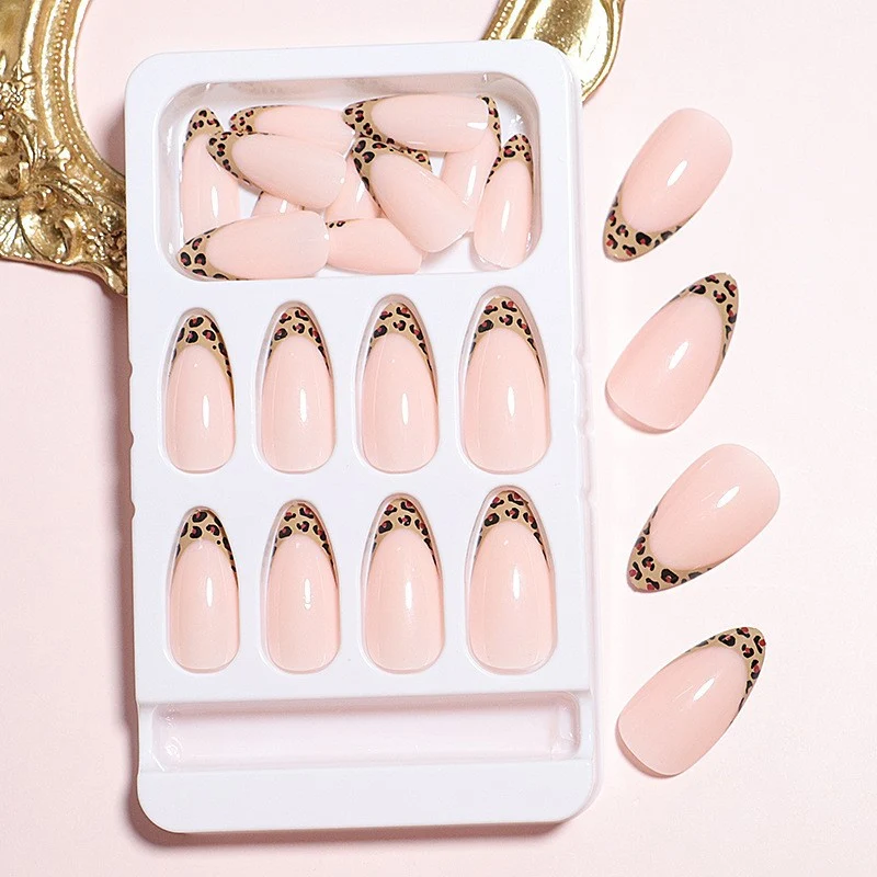 Stylish Press-On Nail Set Stornfield