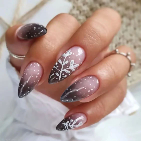 Premium Glossy Glittering Almond-Shaped Press-On Nails Stornfield