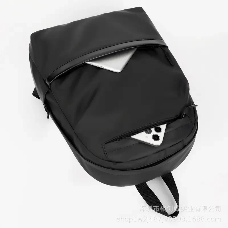 Modern Minimalist Backpack Stornfield