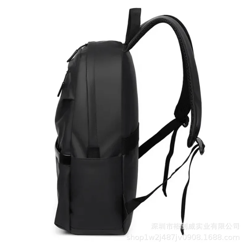 Modern Minimalist Backpack Stornfield