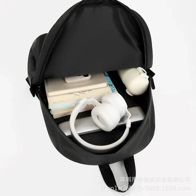 Modern Minimalist Backpack Stornfield