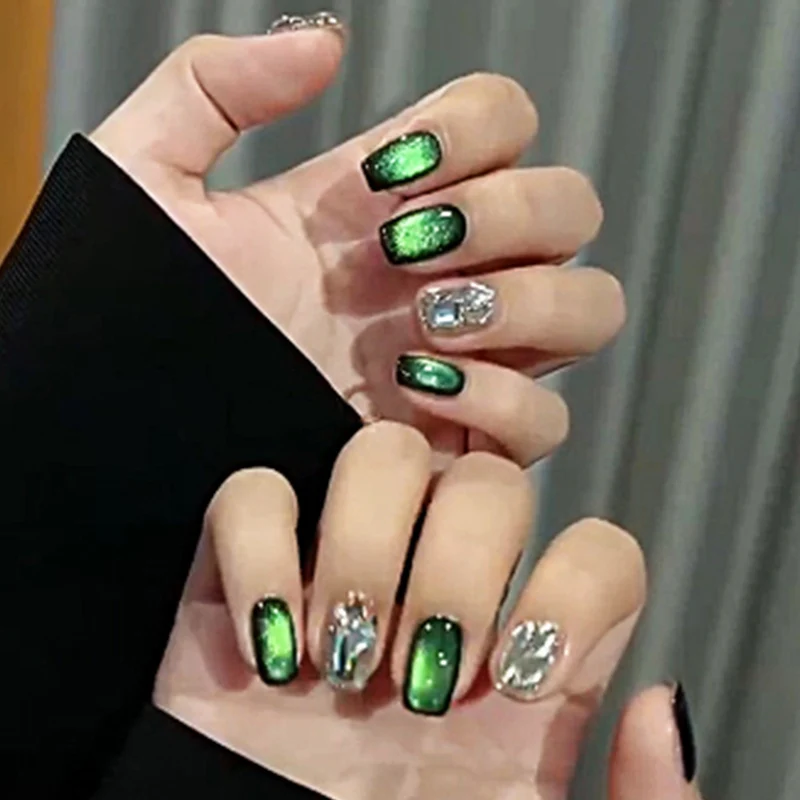 Glamorous nail extensions with creative glitter design Stornfield
