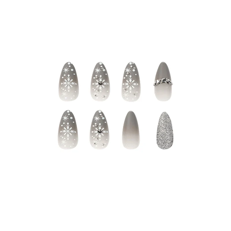 Glamorous nail art with snowflake design Stornfield