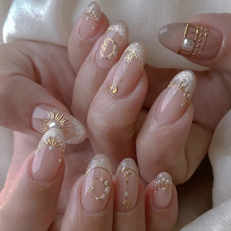 Glamorous nail art with fine gold accents Stornfield
