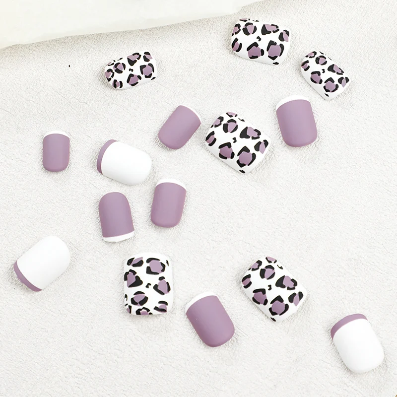 Glamorous nail art with elegant leopard patterns and gradient Stornfield