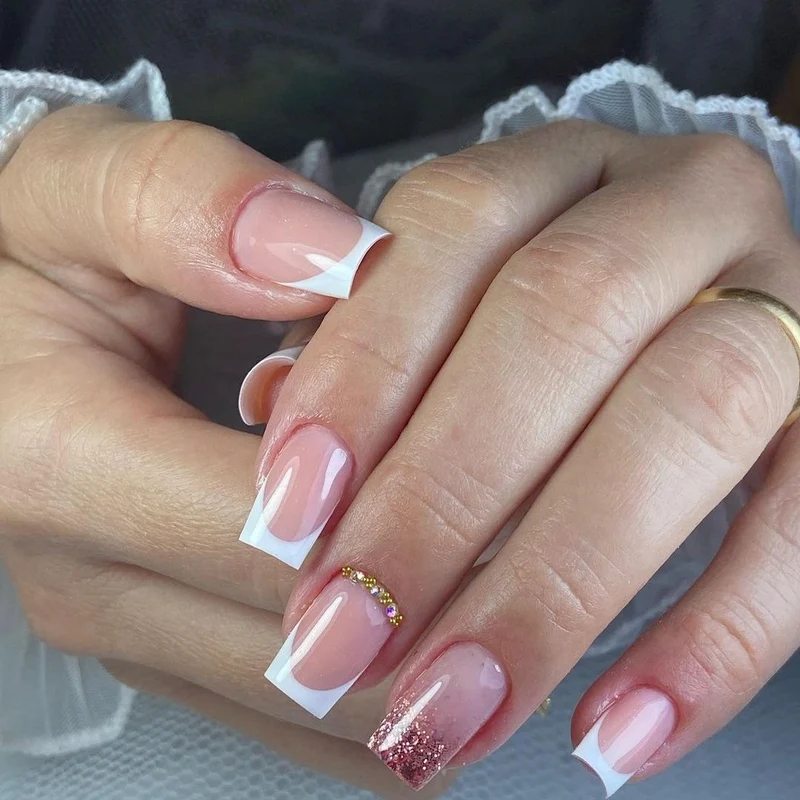 Glamorous Art Nails Stornfield