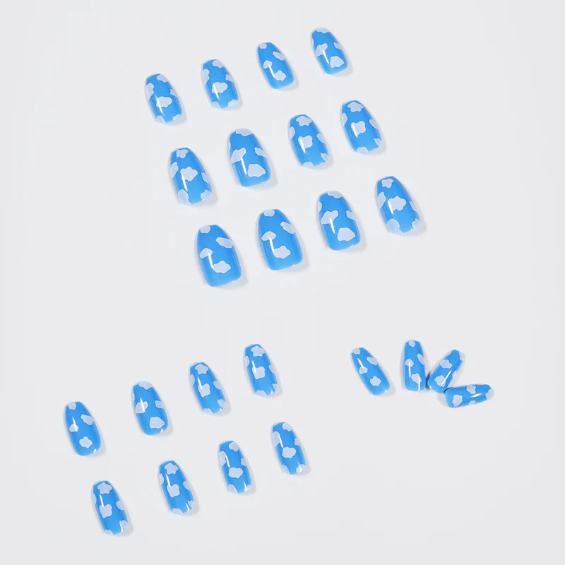 Exquisite artificial nails with cloud design and shine Stornfield