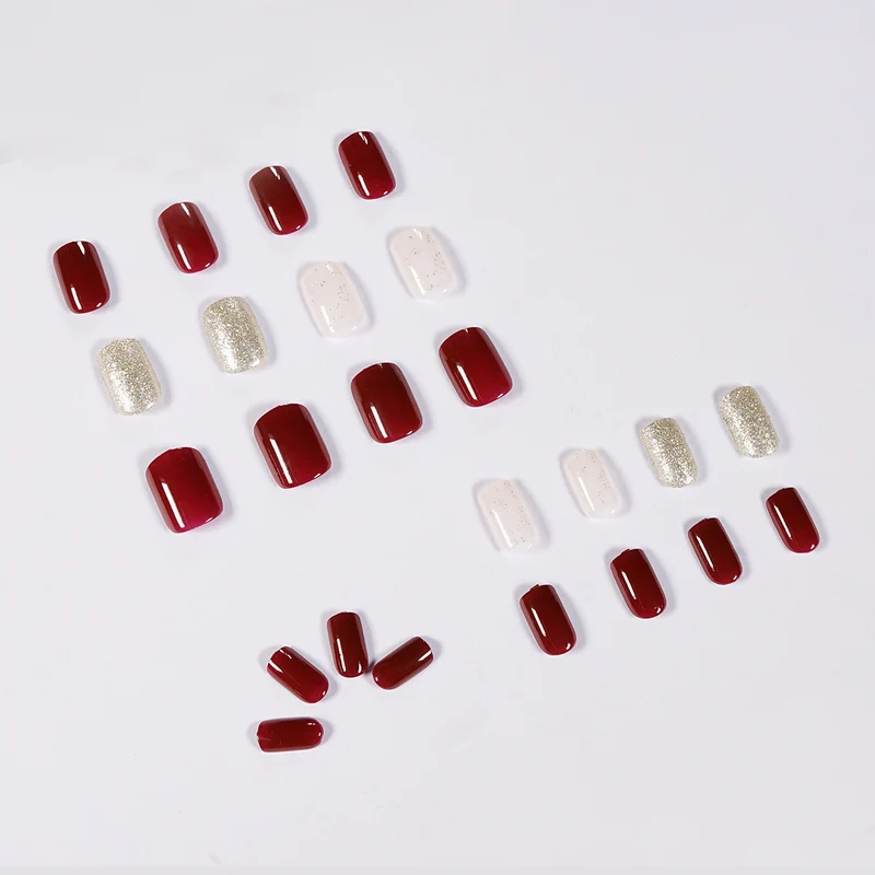 Elegant and luxurious nail art Stornfield