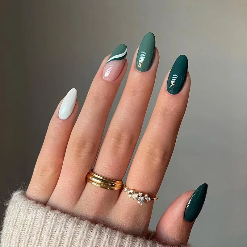 Elegant and artistic nail art Stornfield