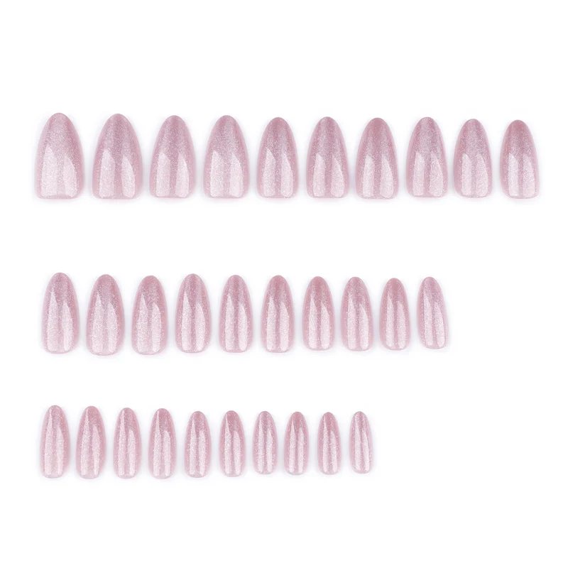 Elegant and glamorous nail art Stornfield