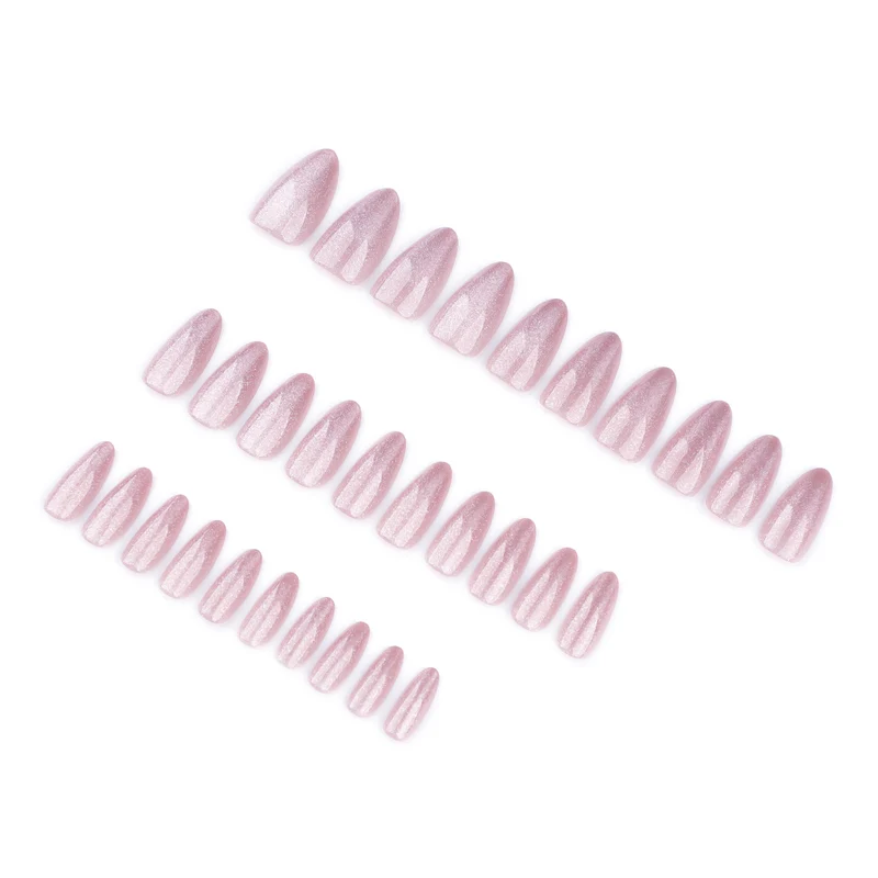 Elegant and glamorous nail art Stornfield