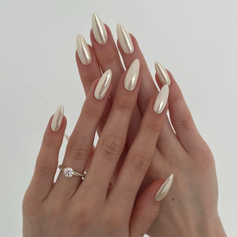 Elegant Stiletto Nails with High Gloss Finish Stornfield