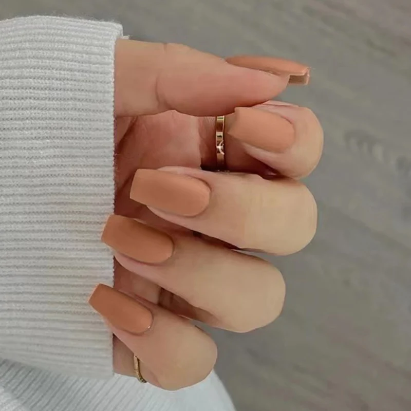 Elegant Nail Art with Matte Finish Stornfield