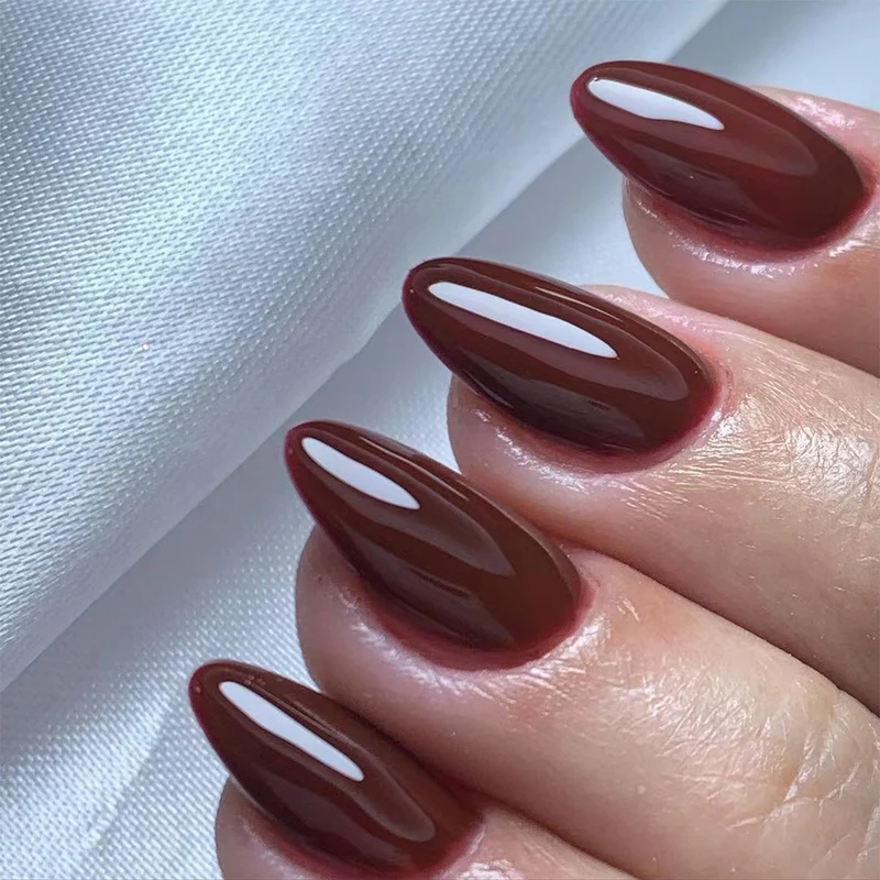 Elegant Nail Art with Gloss Finish Stornfield