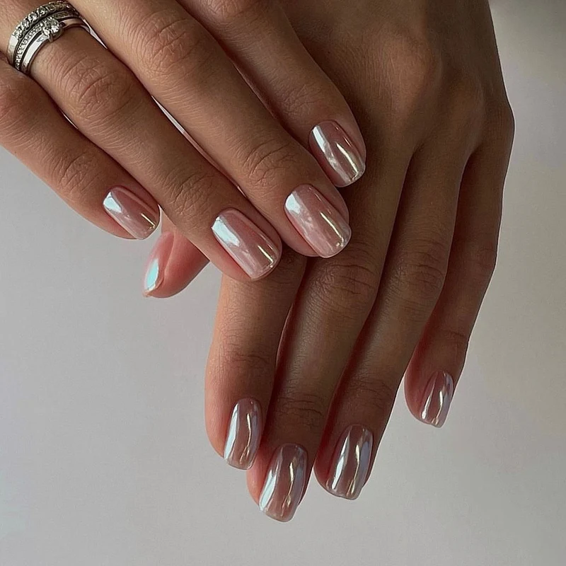 Elegant Nail Art in Rose Metallic Look Stornfield