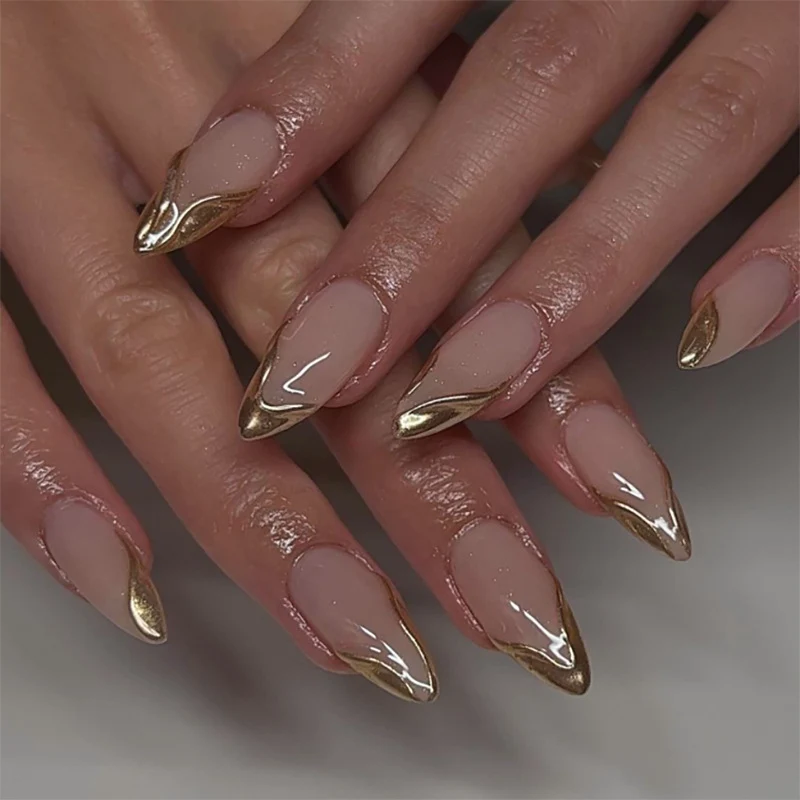 Elegant nail art in maritime design with glitter and 3D accents Stornfield