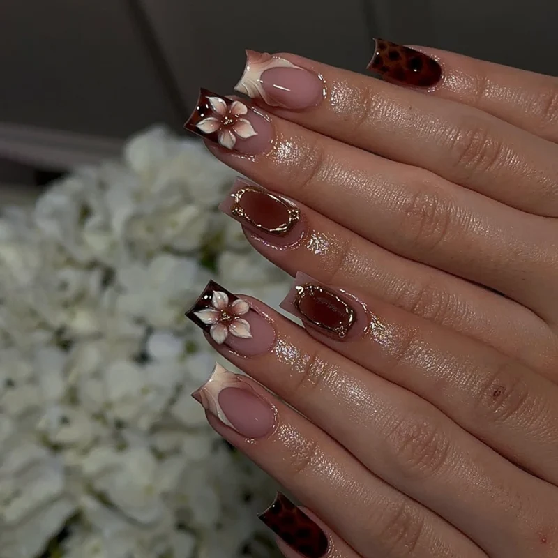 Elegant artificial nails with floral accents Stornfield