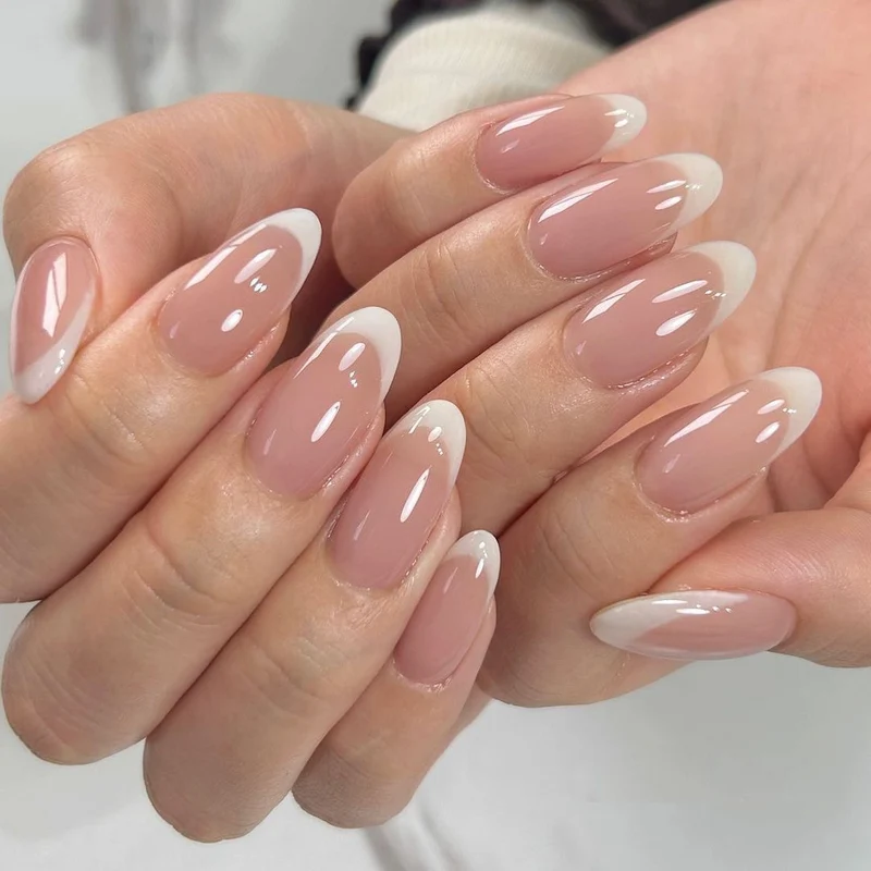 Elegant Gel Nails with Continuous French Tip Stornfield