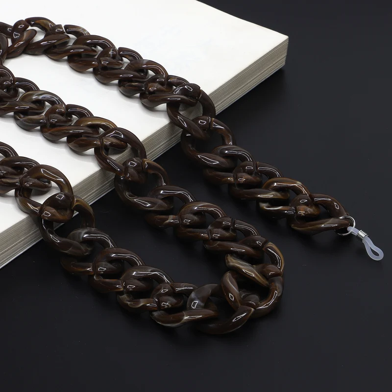 Fashionable Chunky Chain Eyewear Holder Stornfield