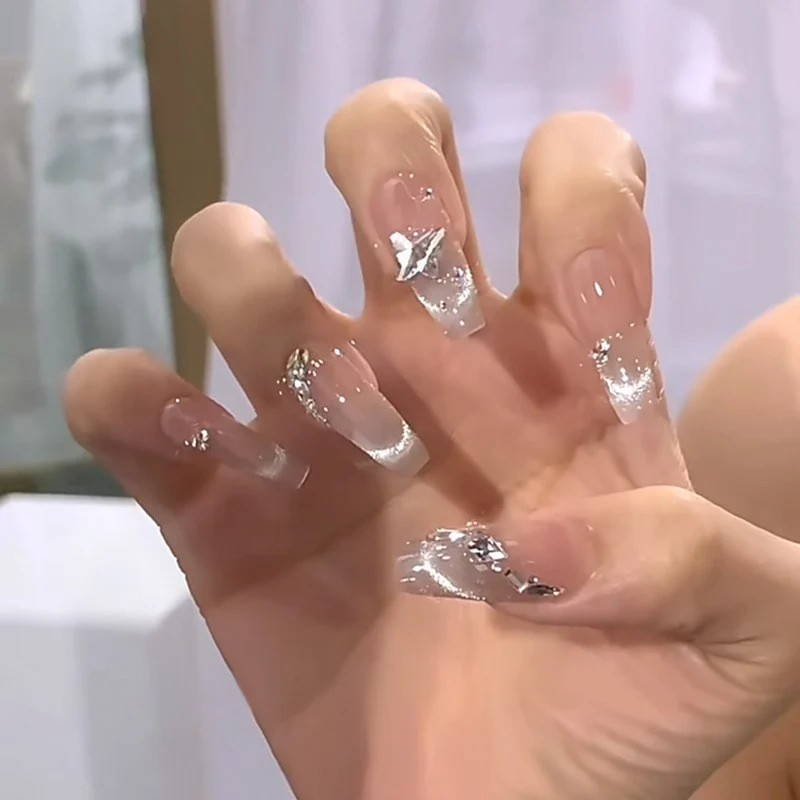 Glamorous Nail Art Stornfield