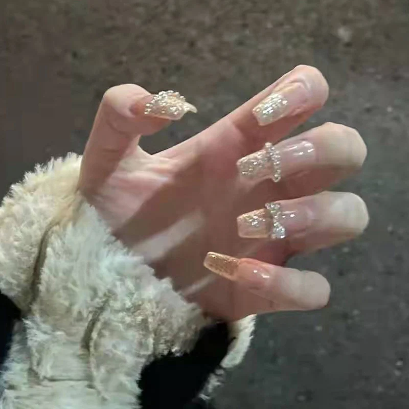 Glamorous Nail Art Stornfield