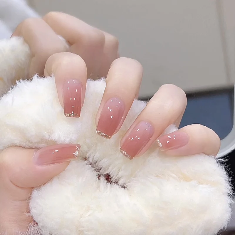 Glamorous Nail Art Stornfield