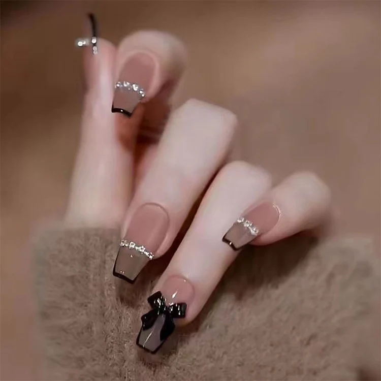 Glamorous Nail Art Stornfield