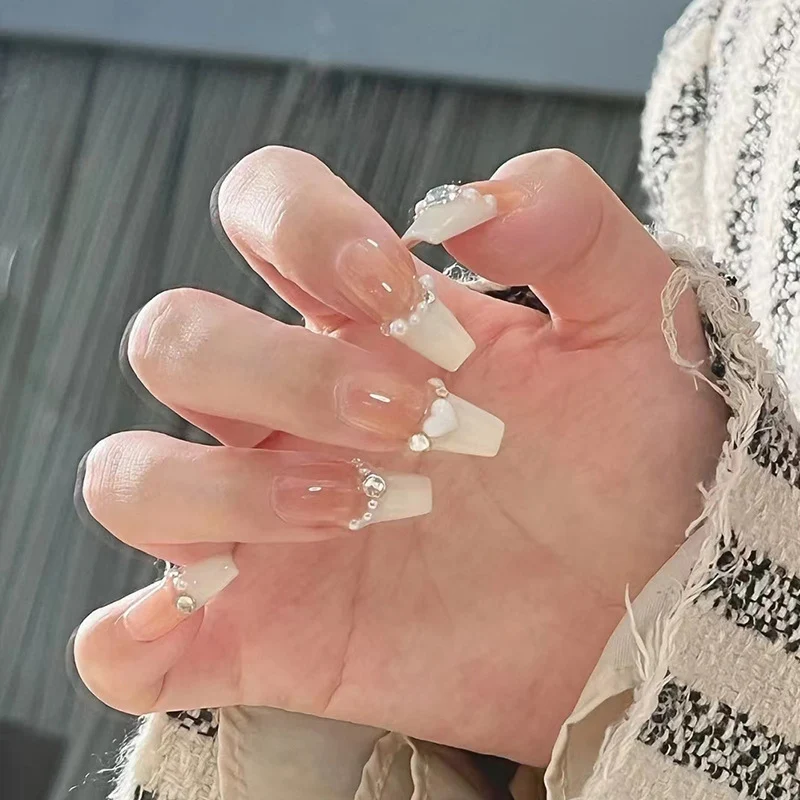 Glamorous Nail Art Stornfield