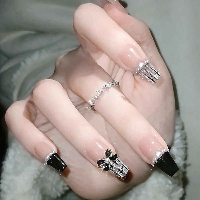 Glamorous Nail Art Stornfield