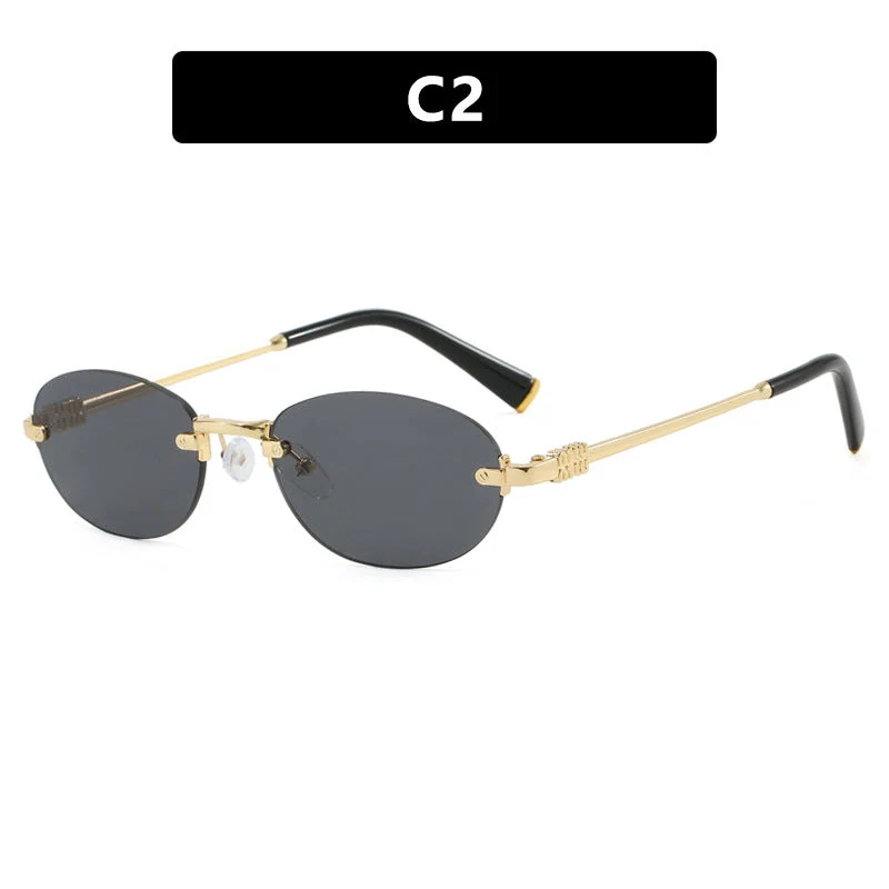 Dame moterimessig solbrille med oval ramme og elegante aksenter Luvikno