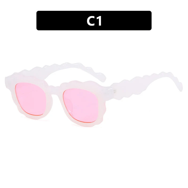Dame moteriktig solbrille med bølgeramme Luvikno