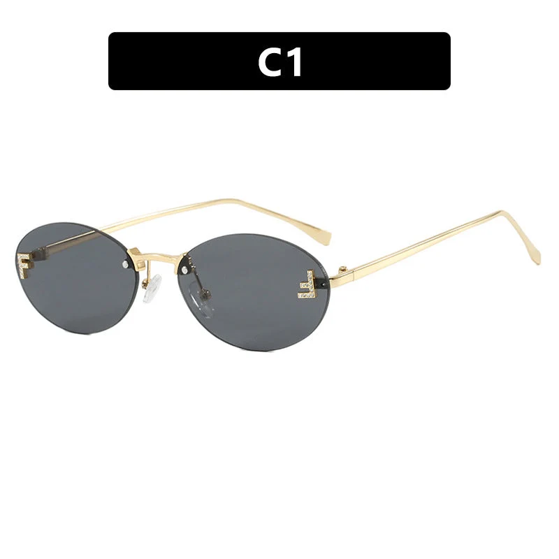 Dame moteriktig solbrille med elegant, speilreflekterende glassfront og filigran metallramme Luvikno