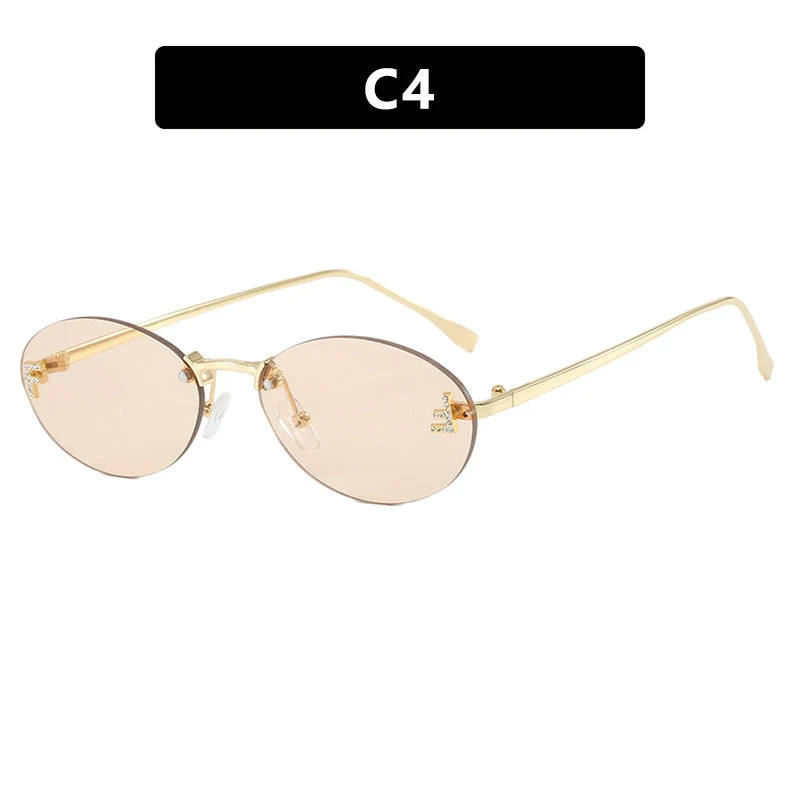 Dame moteriktig solbrille med elegant, speilreflekterende glassfront og filigran metallramme Luvikno