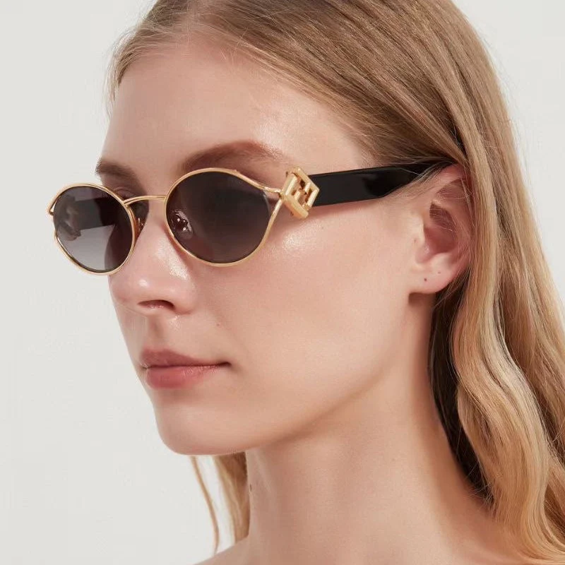 Dame moter solbrille med elegant metallramme og UV-beskyttelse Luvikno
