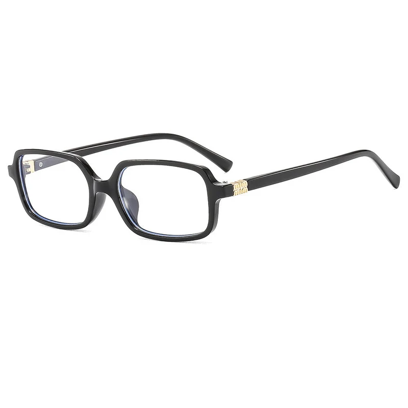Dame moteriktig solbrille med elegant plastramme og originalt design Luvikno