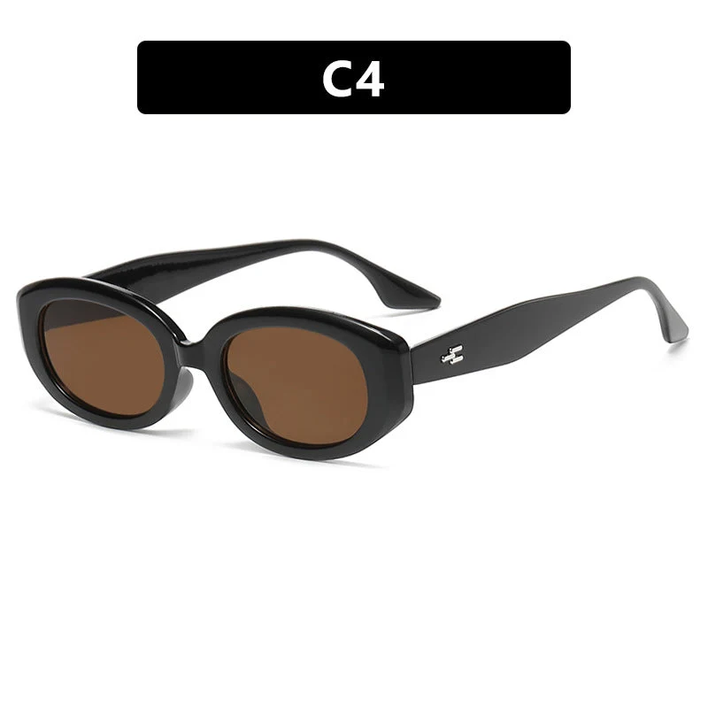 Dame moteriktig solbrille i stilfullt retro-design Luvikno