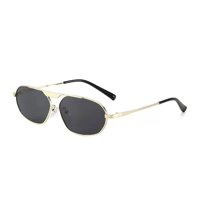 Dame moteriktig solbrille i elegant polygon-design Luvikno