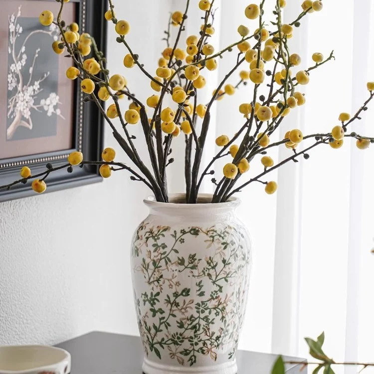 Handgefertigte Keramikvase mit floralen Motiven Karnz