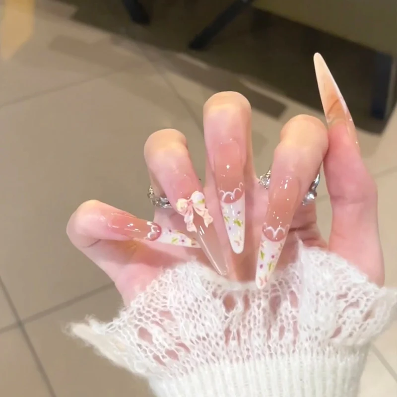 Decorative Elegant Press-On Nail Tips with Floral Embellishments Stornfield