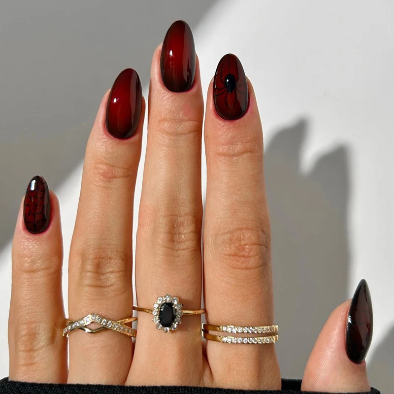 Artistic Spider-Themed Press-On Nails Stornfield