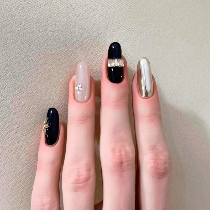 Artistic Rhinestone-Embellished Press-On Nails Stornfield