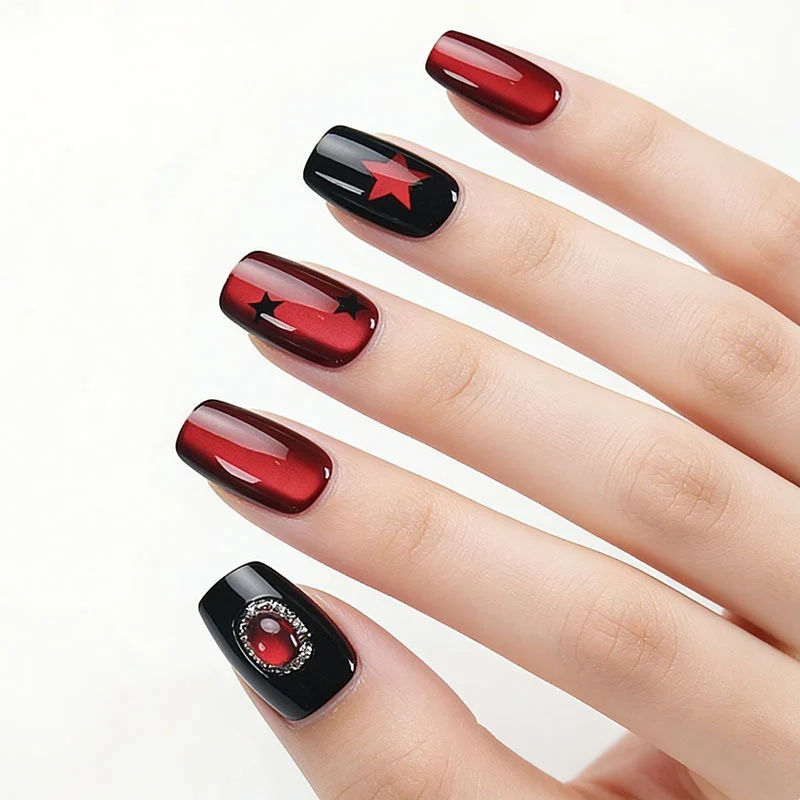 Artistic Press-On Nails with Glittery Star Motif Stornfield