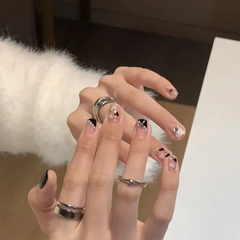 Artistic Press-On Nails with Abstract Design Stornfield