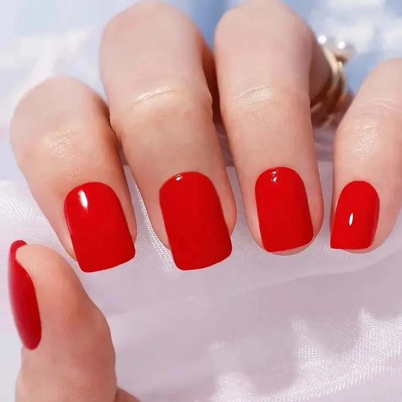 Stylish Glossy Nail Polish Stornfield