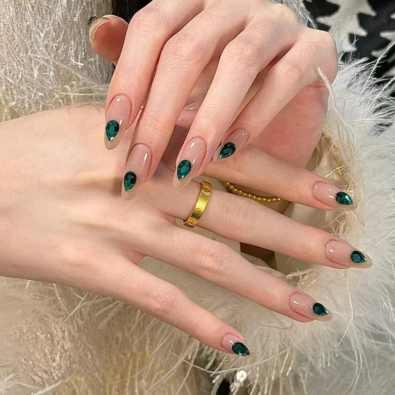 Elegante Nagelkunst Press-On Nägel Karnz