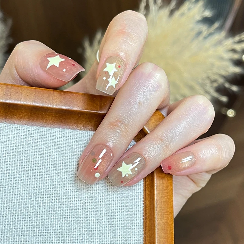 Elegante Nagelkunst Press-On Nägel Karnz