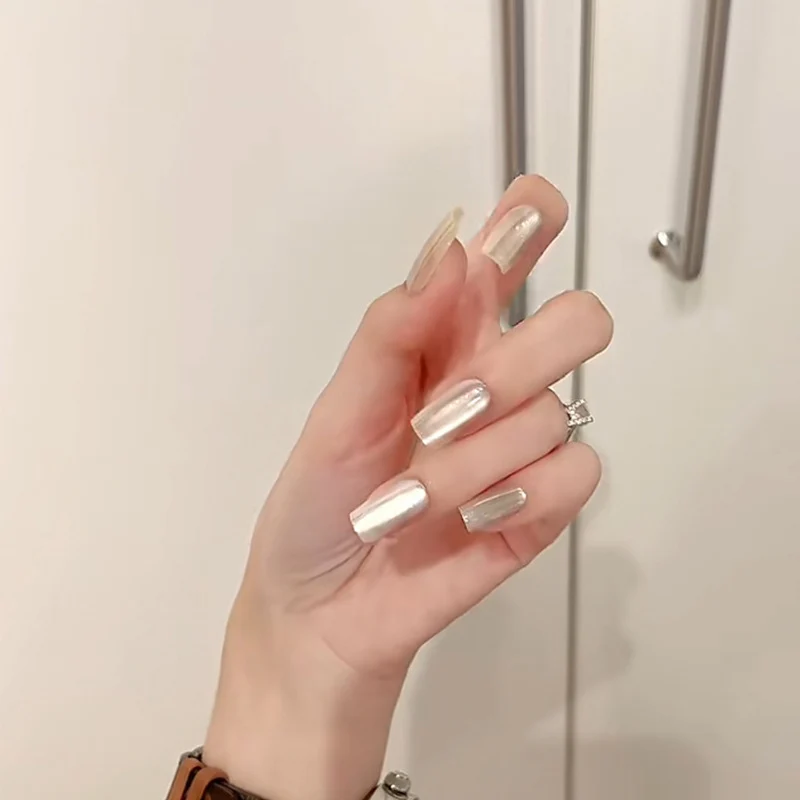 Natural Almond-Shaped Press-On Nails Stornfield