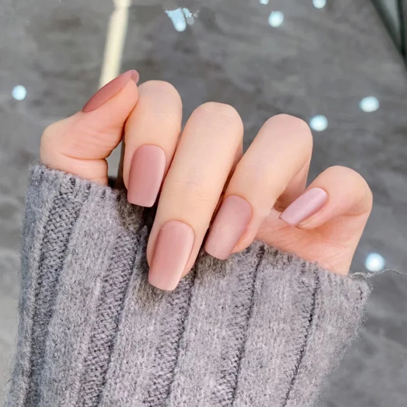 Natural Almond-Shaped Press-On Nails Stornfield