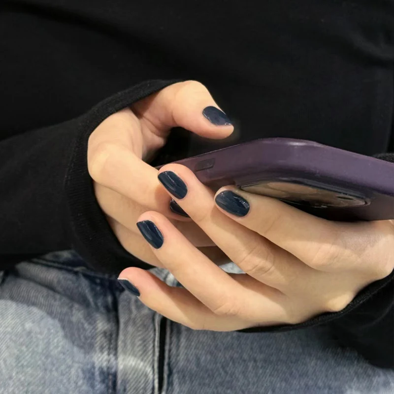 Natural Almond-Shaped Press-On Nails Stornfield
