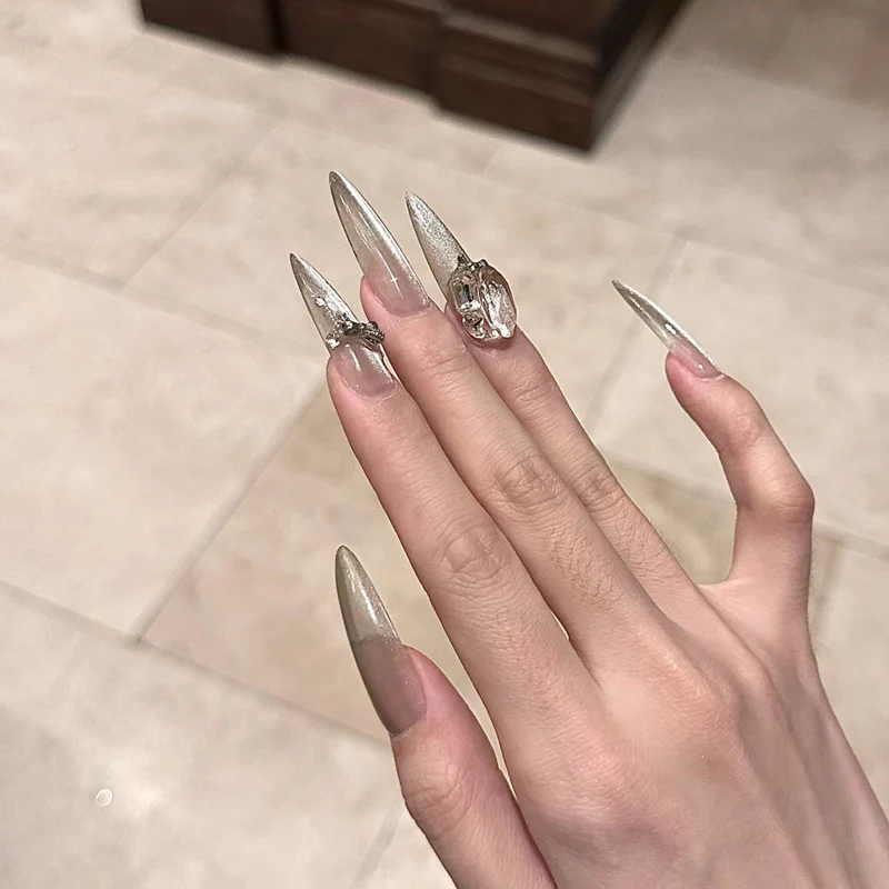 Natural Almond-Shaped Press-On Nails Stornfield